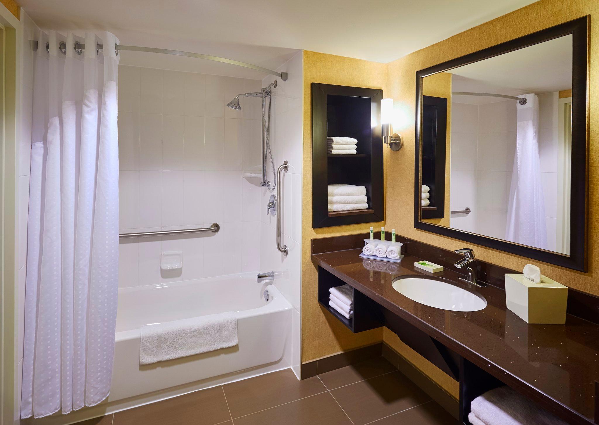 Holiday Inn Express And Suites Timmins By Ihg Exterior foto